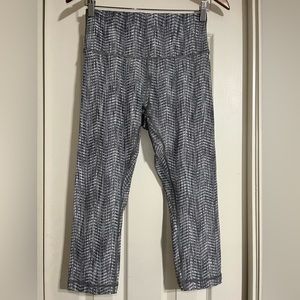 Lululemon Wunder Under Crop III
Luon Arrow Jacquard Battleship Silver Sp…